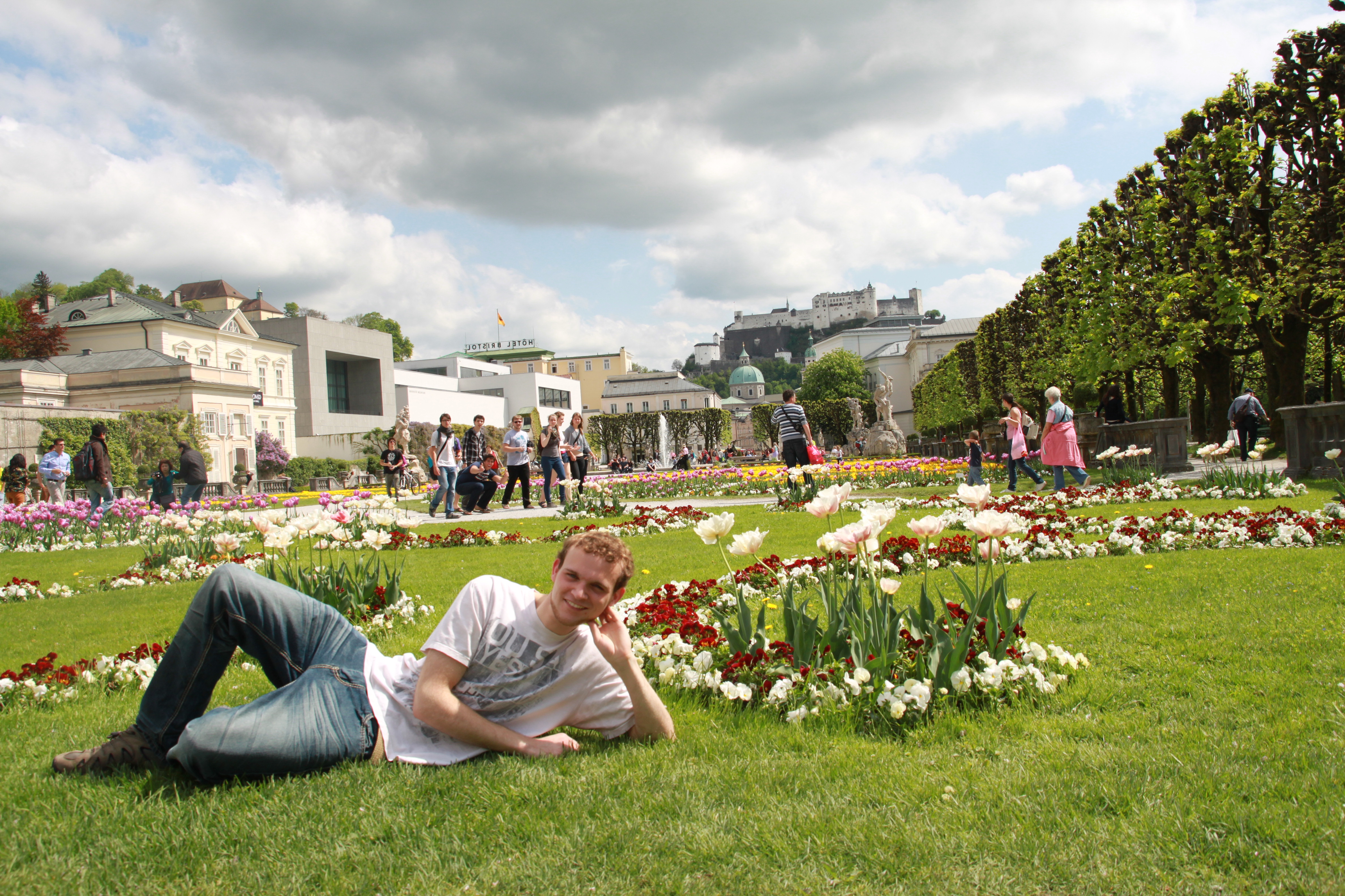 Salzburg Pose